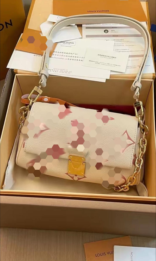 A small, carefully designed blind box gift bag
